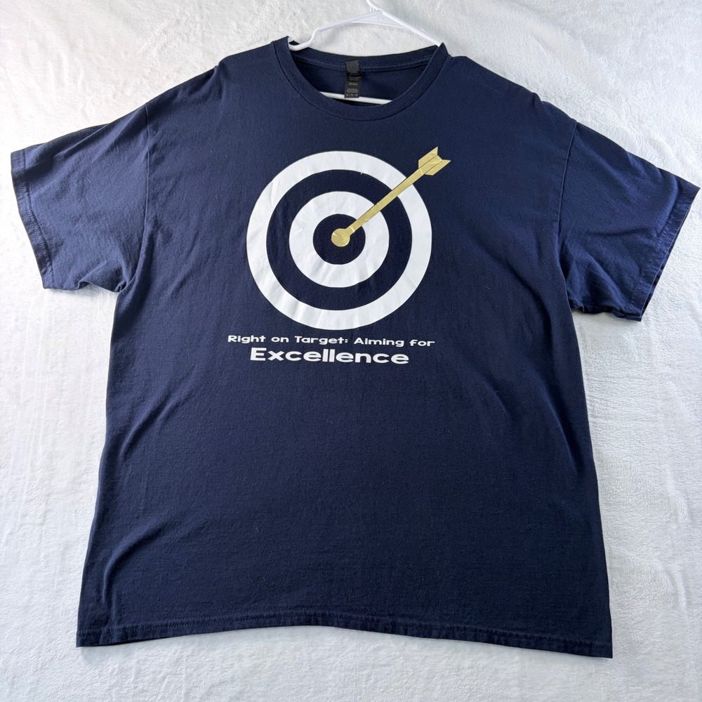 Gildan T-Shirt Aiming for Excellence Graphic Navy Blue Target Gold Arrow Size XL